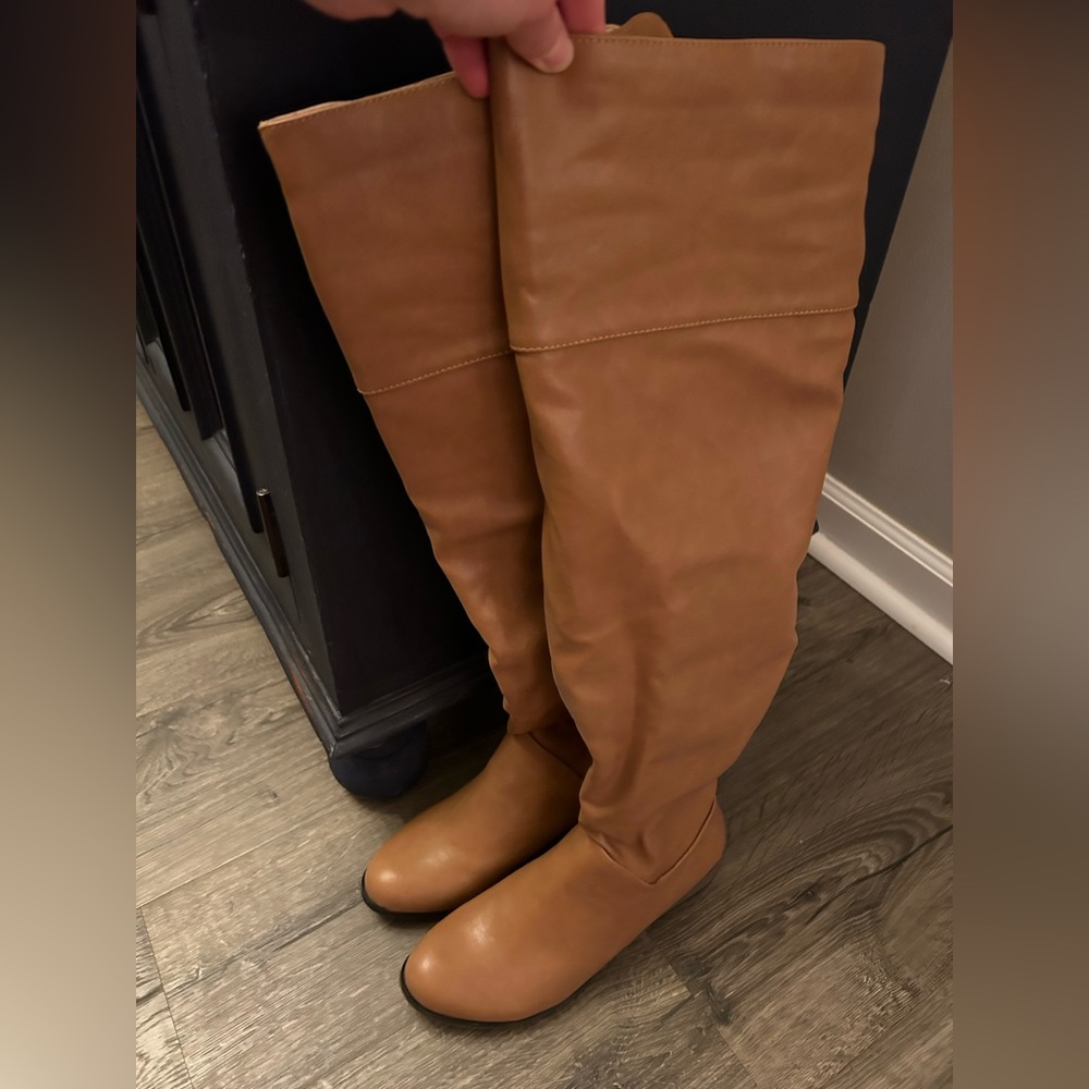 Knee High Women’s Size 10 Faux Leather Boots